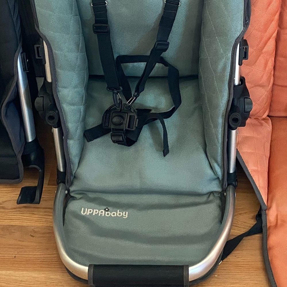 Uppababy vista 2009-2014 toddler seat frame and green fabric only.